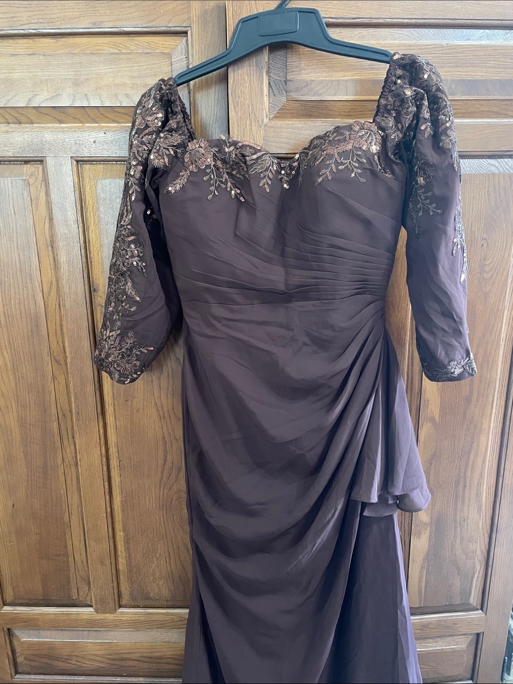 Elegant Brown Embroidered Evening Gown Sz. 8 NWOT Slim Look